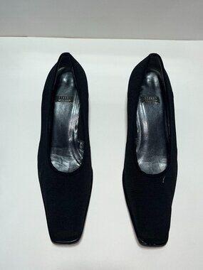 Vintage Stuart Weitzman Square Toe Low Heeled Pumps!